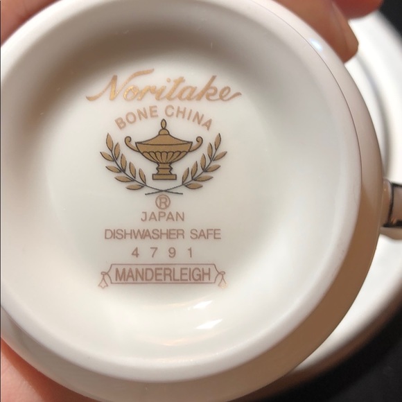 Noritake 5piece setting. Montvale Platinum pattern - Picture 4 of 5